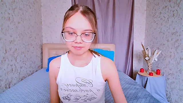 LolliStrawberry online show from 04-05-26, 06:54