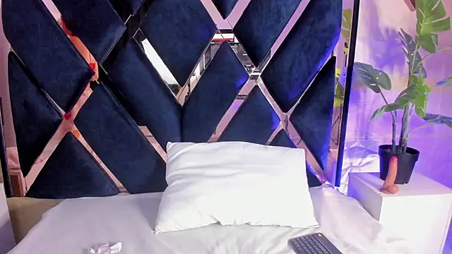 gemma roberts  online show from 02-01-26, 02:54