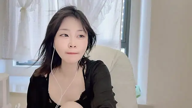 Snapshot of Onefiona chatting on 07-08-26, 07:24 Onefiona online show from 07-08-26, 07:24