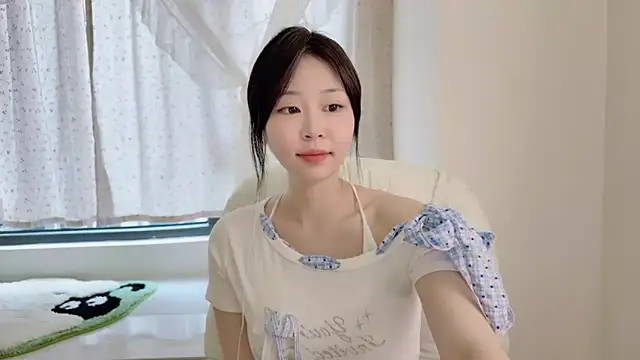 Snapshot of Onefiona chatting on 07-22-26, 06:27 Onefiona online show from 07-22-26, 06:27