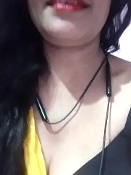 Snapshot of Zaara101 chatting on 06-12-26, 06:18 Zaara101 online show from 06-12-26, 06:18
