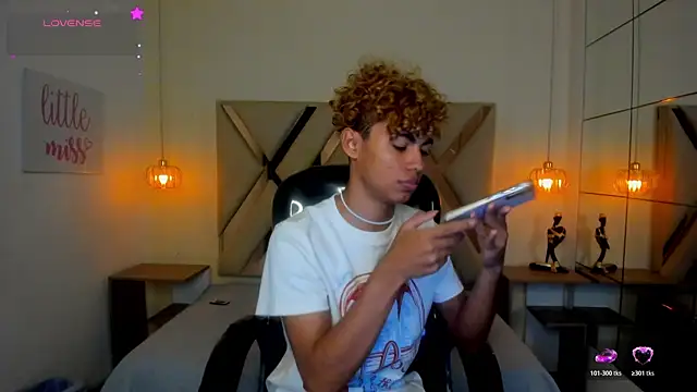 Anyelo Twink online show from 07-26-26, 04:09