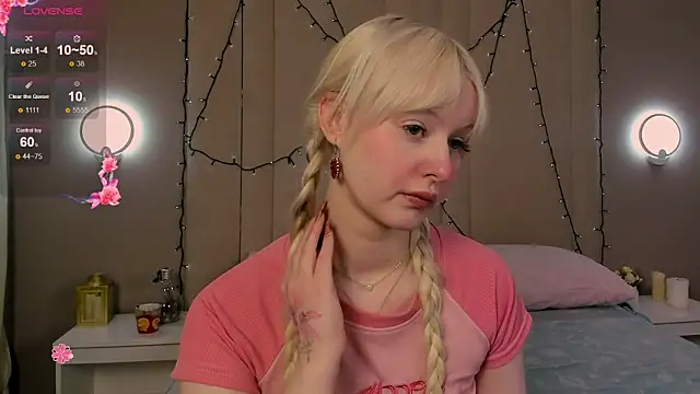 AdeleSilvy online show from 03-19-26, 01:53