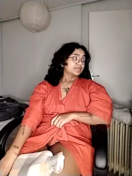 Snapshot of therealsun8 chatting on 02-09-26, 05:39 therealsun8 online show from 02-09-26, 05:39