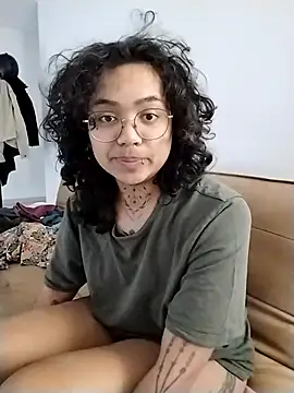 Snapshot of therealsun8 chatting on 02-15-26, 08:13 therealsun8 online show from 02-15-26, 08:13