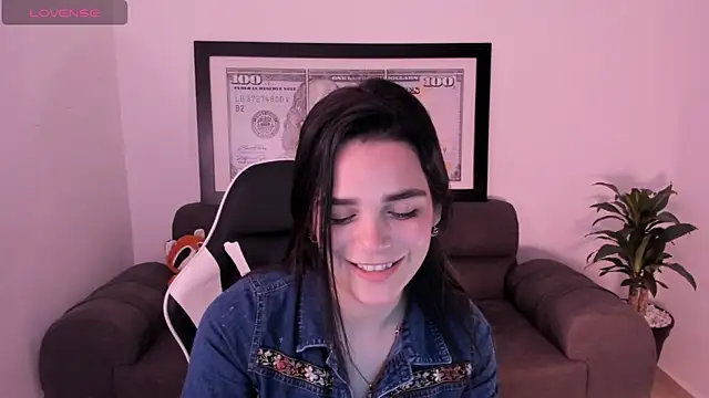 Snapshot of LucianaMoreau chatting on 01-18-26, 02:15 LucianaMoreau online show from 01-18-26, 02:15