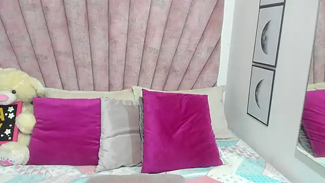 danibellucii  online show from 04-23-26, 03:52