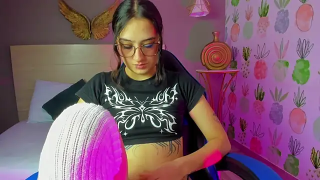 emma hiltonn  online show from 03-11-26, 02:28