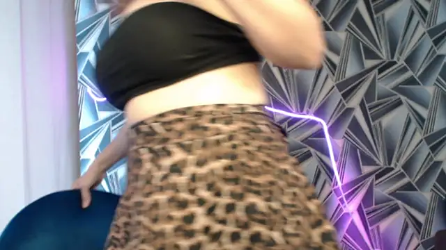 NikkiKiss    online show from 05-15-26, 10:50