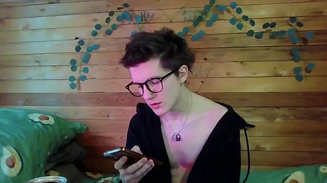 Snapshot of Sasha_bb21 chatting on 02-17-26, 10:12 Sasha bb21 online show from 02-17-26, 10:12