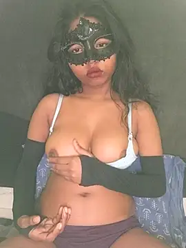 Snapshot of Riya_Atom_Bomb chatting on 02-13-26, 01:29 Riya Atom Bomb online show from 02-13-26, 01:29