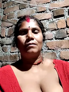 Hot di97 online show from 03-10-26, 02:44