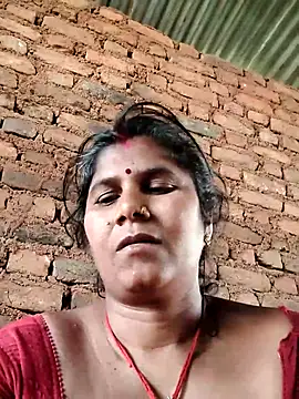 Hot di97 online show from 04-25-26, 02:03