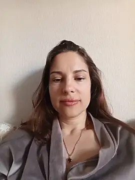 Snapshot of She-Moon chatting on 06-08-26, 04:46 She-Moon online show from 06-08-26, 04:46