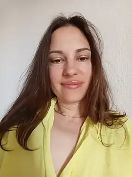 Snapshot of She-Moon chatting on 06-10-26, 06:12 She-Moon online show from 06-10-26, 06:12