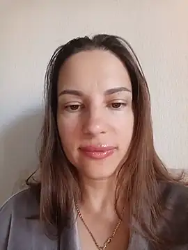 Snapshot of She-Moon chatting on 06-19-26, 05:23 She-Moon online show from 06-19-26, 05:23