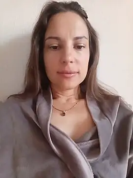 Snapshot of She-Moon chatting on 07-12-26, 06:26 She-Moon online show from 07-12-26, 06:26