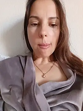 Snapshot of She-Moon chatting on 07-15-26, 05:56 She-Moon online show from 07-15-26, 05:56