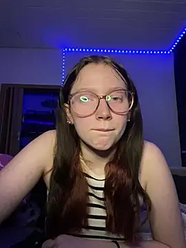 YoungLisaa18 online show from 02-05-26, 07:51