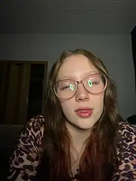 YoungLisaa18 online show from 03-11-26, 08:37