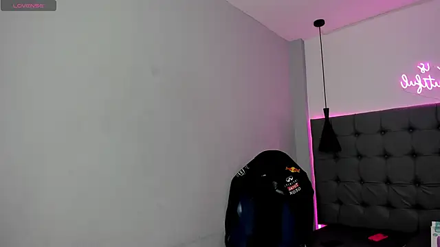 scarletcherry18 online show from 06-12-26, 04:22