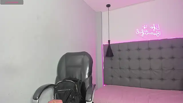 scarletcherry18 online show from 07-20-26, 03:21