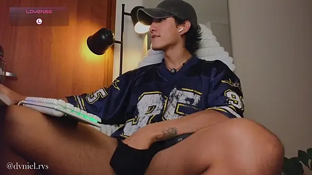 Snapshot of emilio_rivs chatting on 06-18-26, 02:12 emilio rivs online show from 06-18-26, 02:12