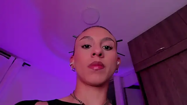 miss  charlotte7 online show from 07-05-26, 12:39