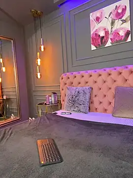 ScarletSnows online show from 02-22-26, 06:17