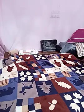 Phoebe-e online show from 04-24-26, 10:45