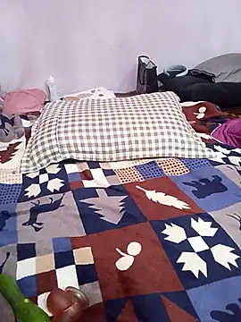 Phoebe-e online show from 04-26-26, 01:58