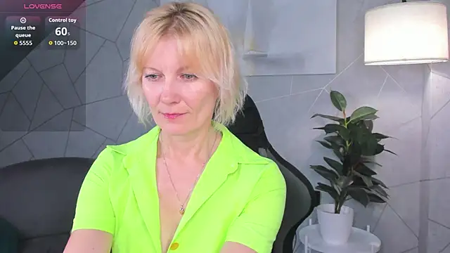Julie Lucas online show from 06-07-26, 11:41