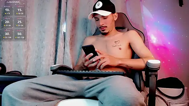 Snapshot of Yankees_xxx chatting on 06-17-26, 01:01 Yankees xxx online show from 06-17-26, 01:01