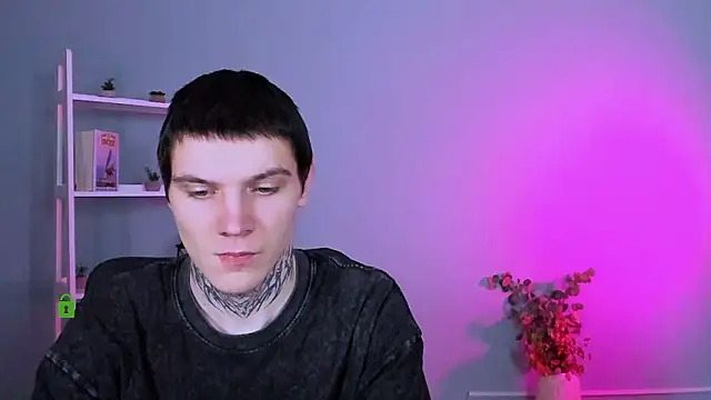 Snapshot of miles_candy chatting on 02-10-26, 07:51 miles candy online show from 02-10-26, 07:51