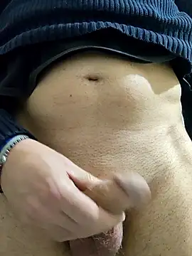 Snapshot of couple1508 chatting on 03-10-26, 03:28 couple1508 online show from 03-10-26, 03:28