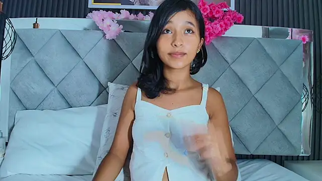 Real virgin Pussy online show from 04-28-26, 02:27