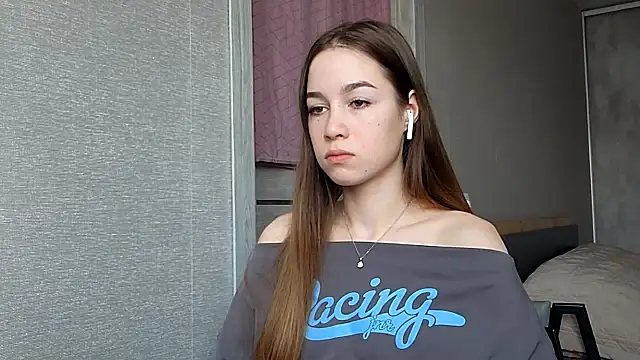 SherrylMaler online show from 02-09-26, 04:49