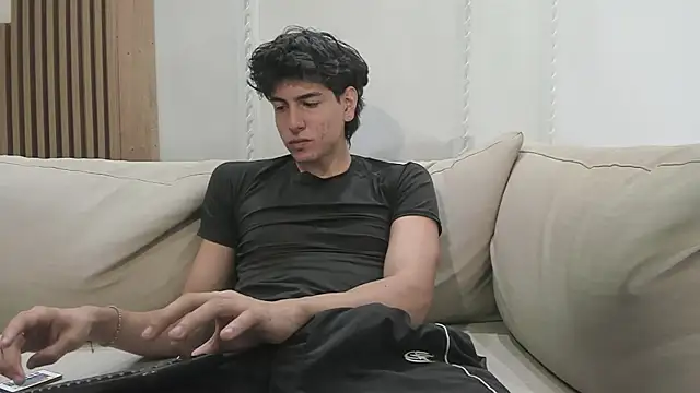 Snapshot of noahx_valko chatting on 01-18-26, 12:42 noahx valko online show from 01-18-26, 12:42