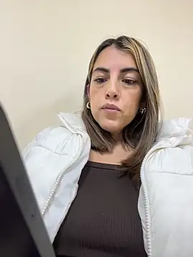 Paulinaa bella online show from 03-04-26, 11:44