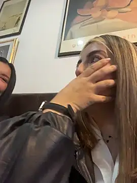 Paulinaa bella online show from 04-30-26, 10:36