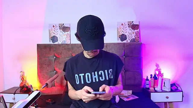 Ethan Briggs  online show from 08-05-26, 03:31