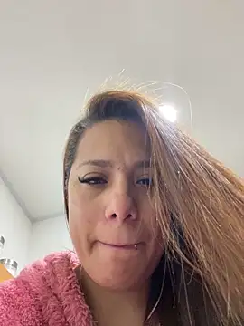 Pretty  Milf online show from 03-18-26, 09:12