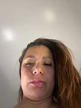 Snapshot of Pretty__Milf chatting on 06-05-26, 01:28 Pretty Milf online show from 06-05-26, 01:28