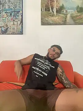 Snapshot of liyamjunior chatting on 02-07-26, 03:38 liyamjunior online show from 02-07-26, 03:38