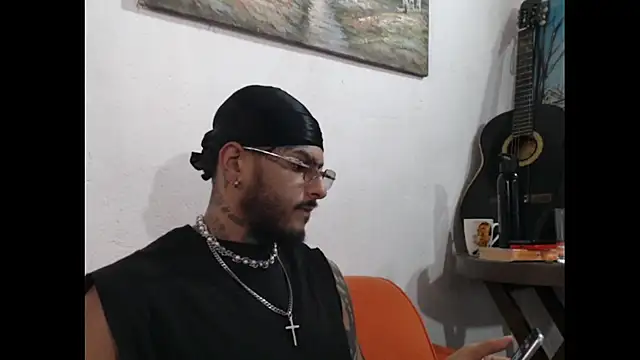 Snapshot of liyamjunior chatting on 02-15-26, 05:09 liyamjunior online show from 02-15-26, 05:09