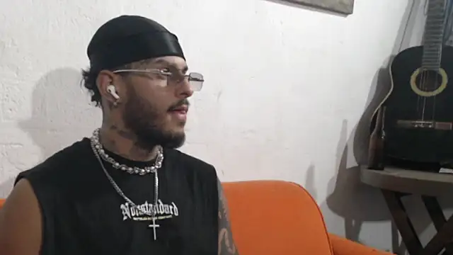 Snapshot of liyamjunior chatting on 02-19-26, 05:03 liyamjunior online show from 02-19-26, 05:03