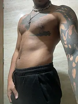 Snapshot of liyamjunior chatting on 03-05-26, 05:47 liyamjunior online show from 03-05-26, 05:47