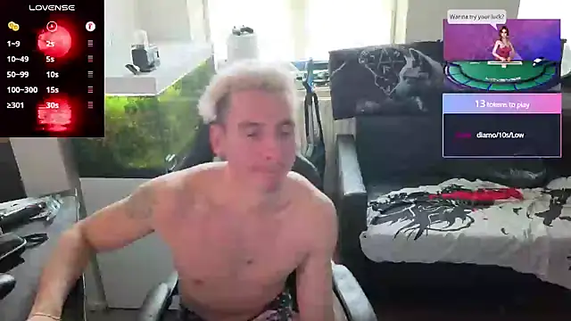 Snapshot of Rayzel_White chatting on 05-11-26, 04:04 Rayzel White online show from 05-11-26, 04:04