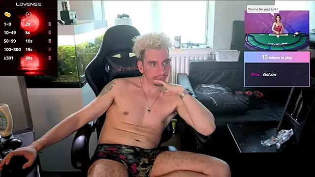 Rayzel White online show from 06-25-26, 06:01