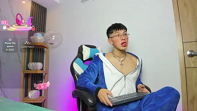 Alexander Collinss online show from 03-08-26, 03:43